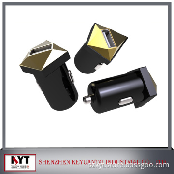 2015 New popular selling battery car charger,usb universal car charger with gorgeous LED display when charging for mobile phone